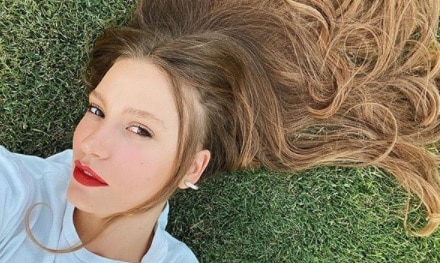 Serenay Sarıkaya Efsane Dizi ile Ekranlara Geri Dönüyor!