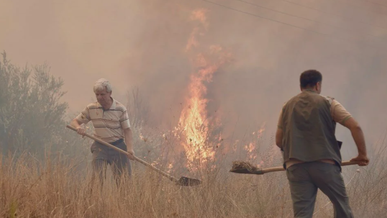 Antalya Kent Merkezini Duman Kapladı