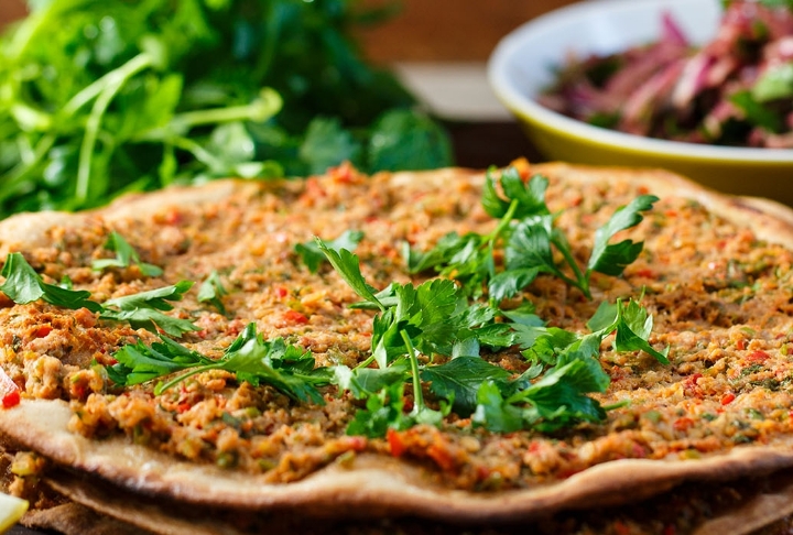Ev Yapımı Antep Lahmacunu Tarifi