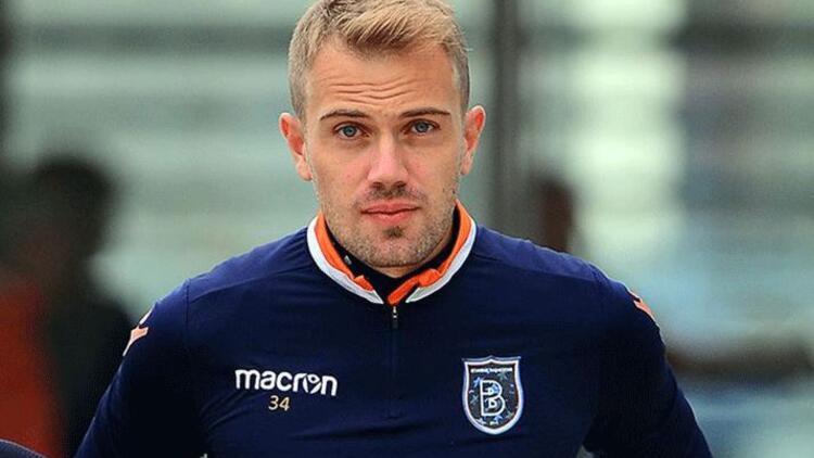 Mert Günok Beşiktaş ile Anlaşma Sağladı