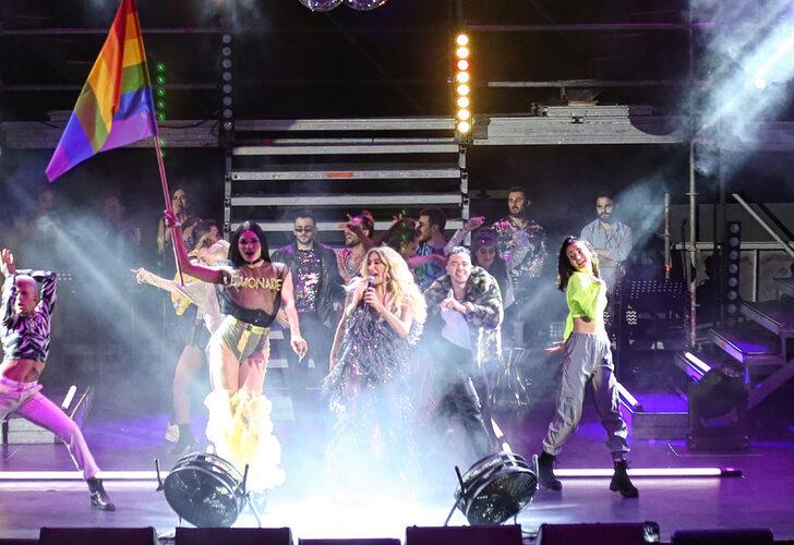 İrem Derici Harbiye’yi Salladı!