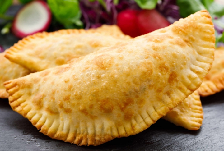 Puf Puf Kabaran Çiğ Börek Tarifi