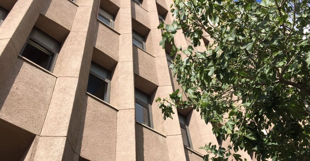 Tutuklama Kararını Duyunca Pencereden Atladı!