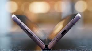 Google, Katlanabilir Telefonunu Yıl İçerisinde Çıkaracak