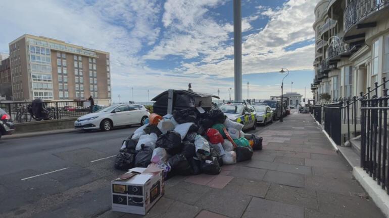 İngiltere Çöp Yığınlarına Teslim Oldu!