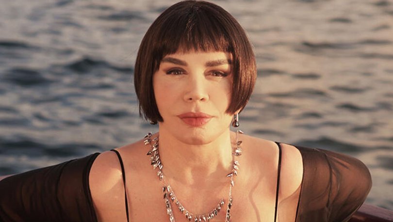 Sezen Aksu Sokak Hayvanlarına Kucak Açtı