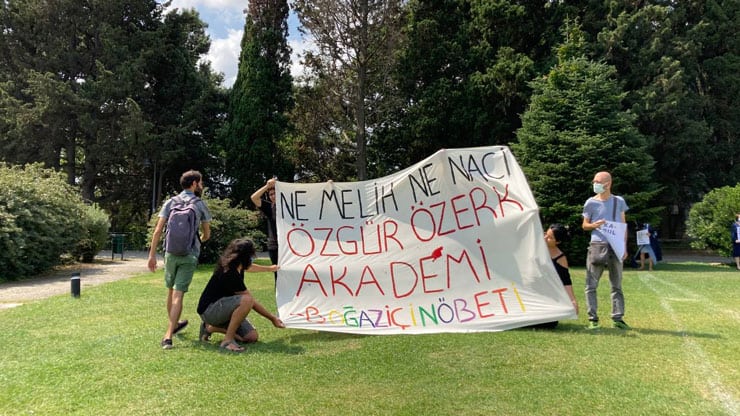 Boğaziçi Rektörlüğüne Getirilen Naci İnci’yi Protesto Eden 10 Kişi Gözaltına Alındı
