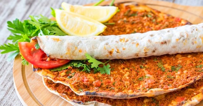 Türk Mutfağının En Sevileni Bu Kez Tencerede: Lahmacun Tarifi