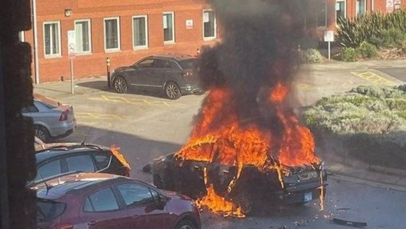 İngiltere’de Taksi Patlamasında 1 Kişi Hayatını Kaybetti