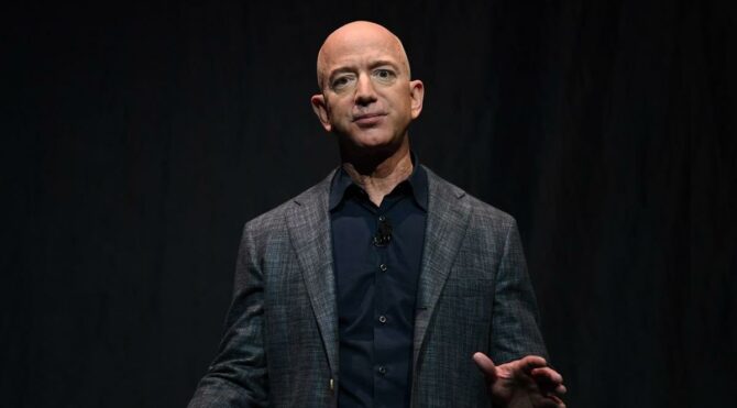 Jeff Bezos: İnsanlar Gelecekte Uzayda Doğacak