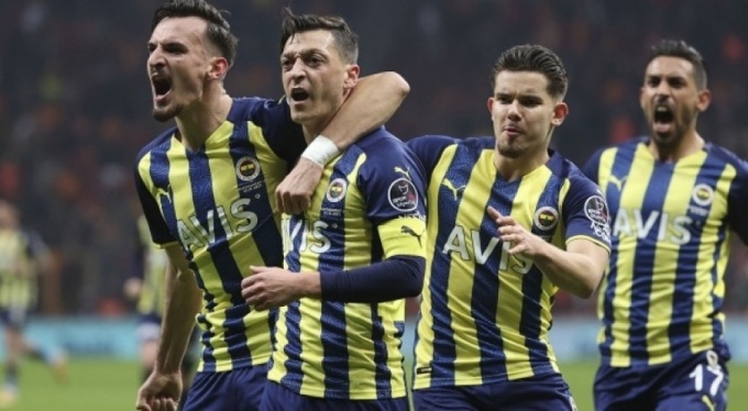 Tarihi Derbinin Kazananı Fenerbahçe!