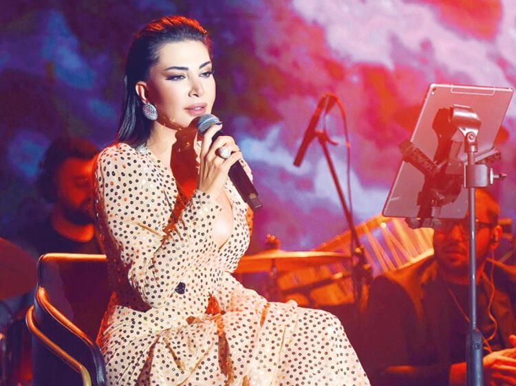 Koronayı Atlattı, Soluğu Sahnede Aldı