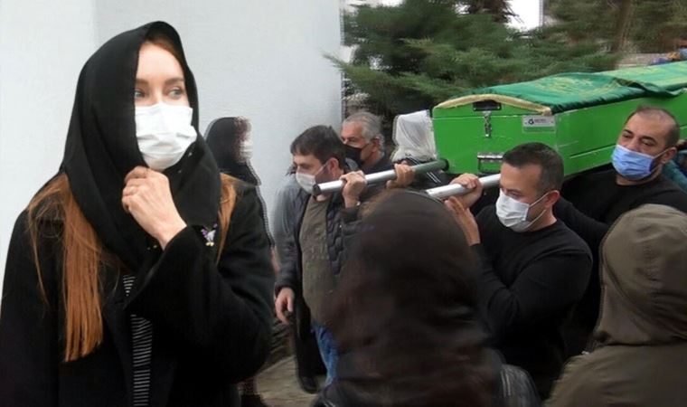 Babasını Kaybeden Ebru Şallı’dan Kahreden Paylaşım