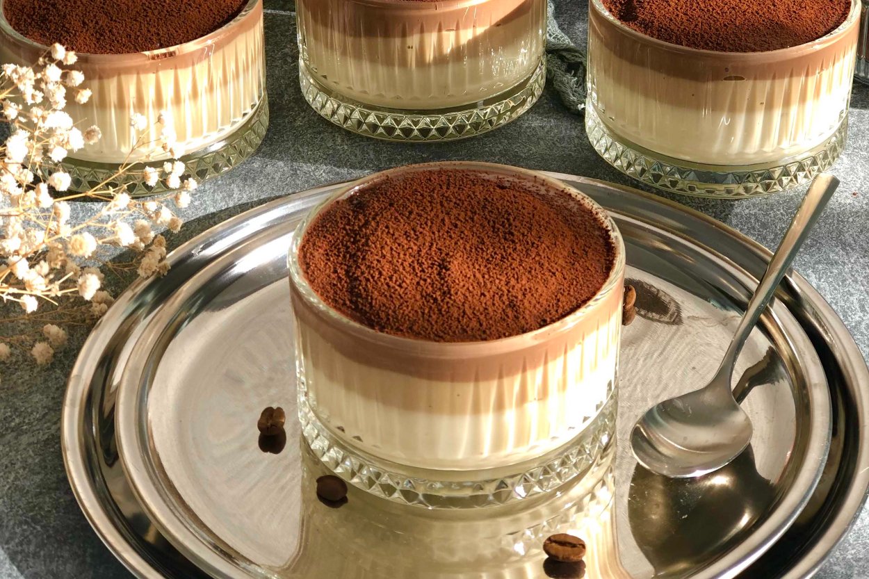 Sunumuyla Göz Dolduran Latte Muhallebi