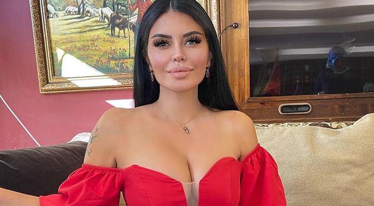 Ebru Polat Sevgilisine Fotoğraflarını Gönderen Arkadaşına Ateş Püskürdü