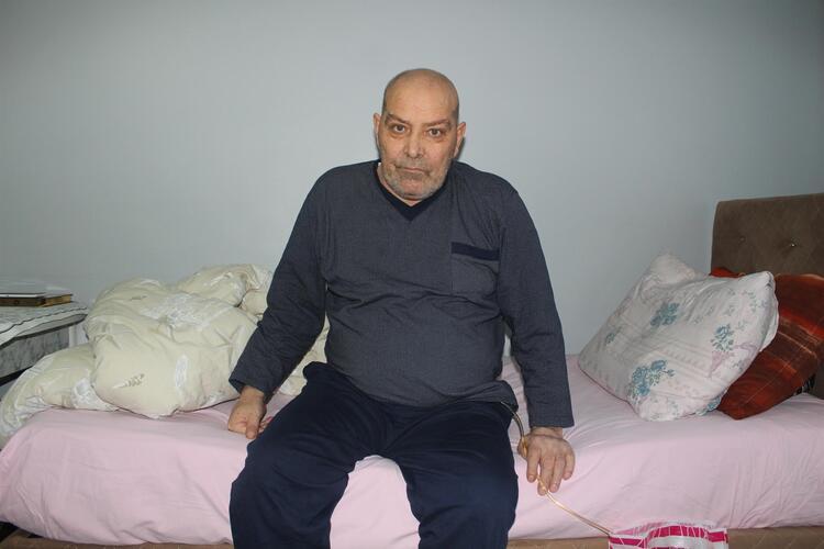 Atatürk'e Benzeyen Adam Eşinden Dayak Yedi!