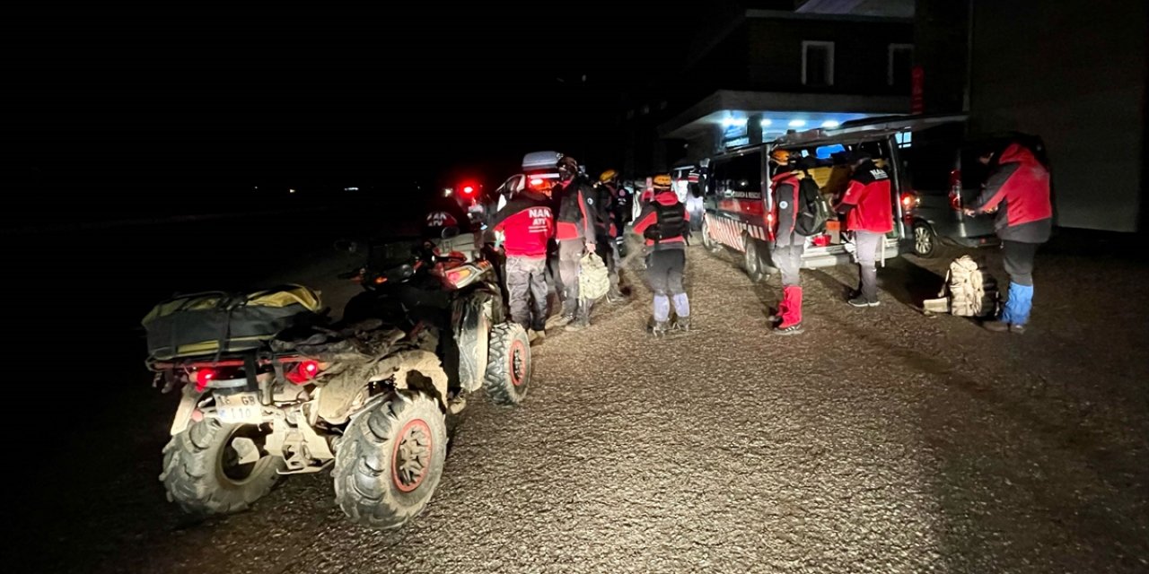 Tüfeğini Temizleyen Koca, Hamile Karısını Vurdu