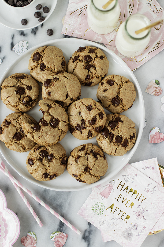 Ağızda Dağılan Damla Çikolatalı Kurabiye Nasıl Yapılır?