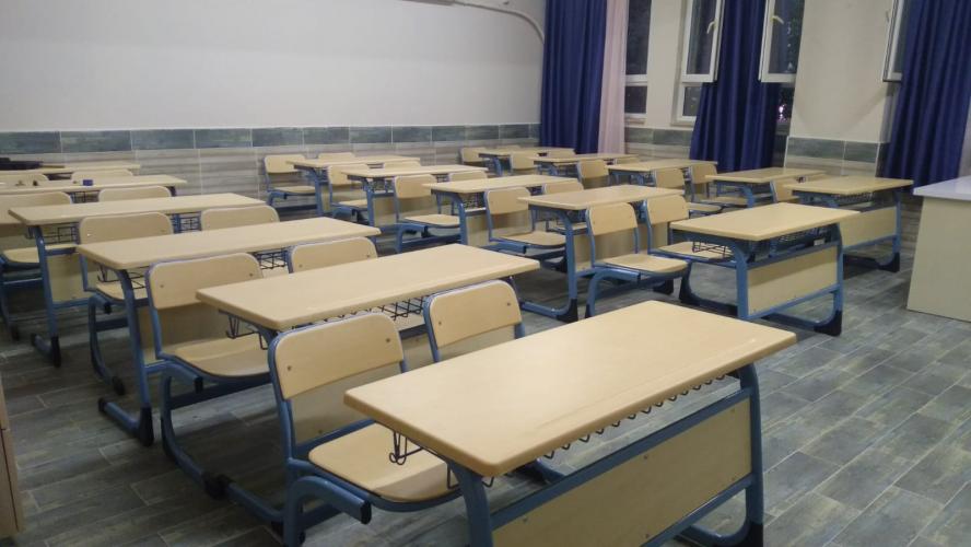 Kız ve Erkek Öğrencilerin Ayrı Oturmaları Talimatını Veren Müdür Uzaklaştırıldı