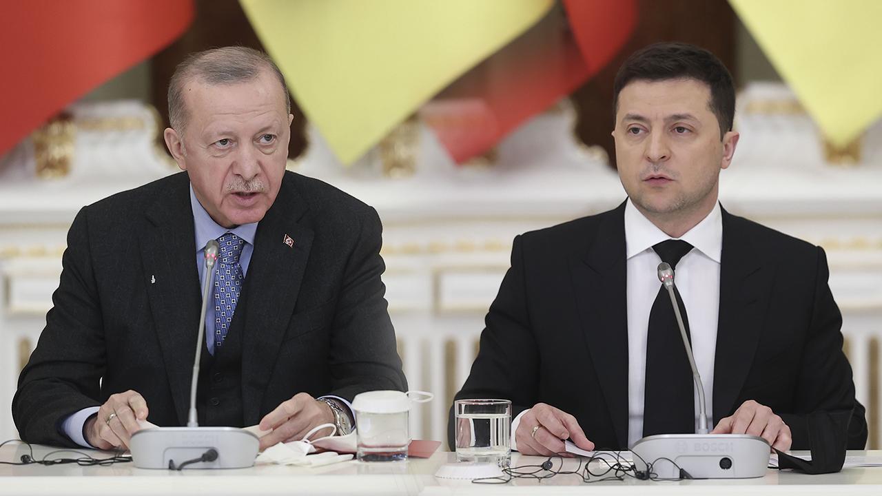 Cumhurbaşkanı Erdoğan Ukrayna Devlet Başkanı Zelenskiy ile Görüştü