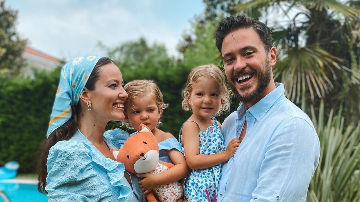 Pelin Akil'den İkiz Çocuk İtirafı