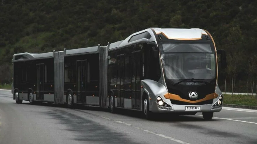 İstanbul’un Yeni Metrobüslerinin Bir Kısmı Teslim Edildi