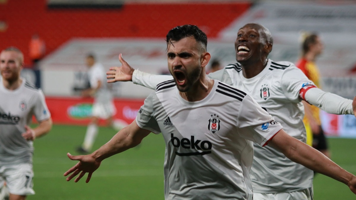 Ghezzal Yeni Sezon Öncesi İddialı: “Kupalarla Dolu Sezon Olacak!”