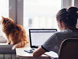 İngiltere’de Uzaktan Çalışmak İsteyen Çalışana Maaş Kesintisi Uygulanabilir