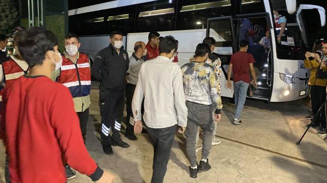 Yakalanan 136 Düzensiz Göçmen Ülkesine Gönderildi