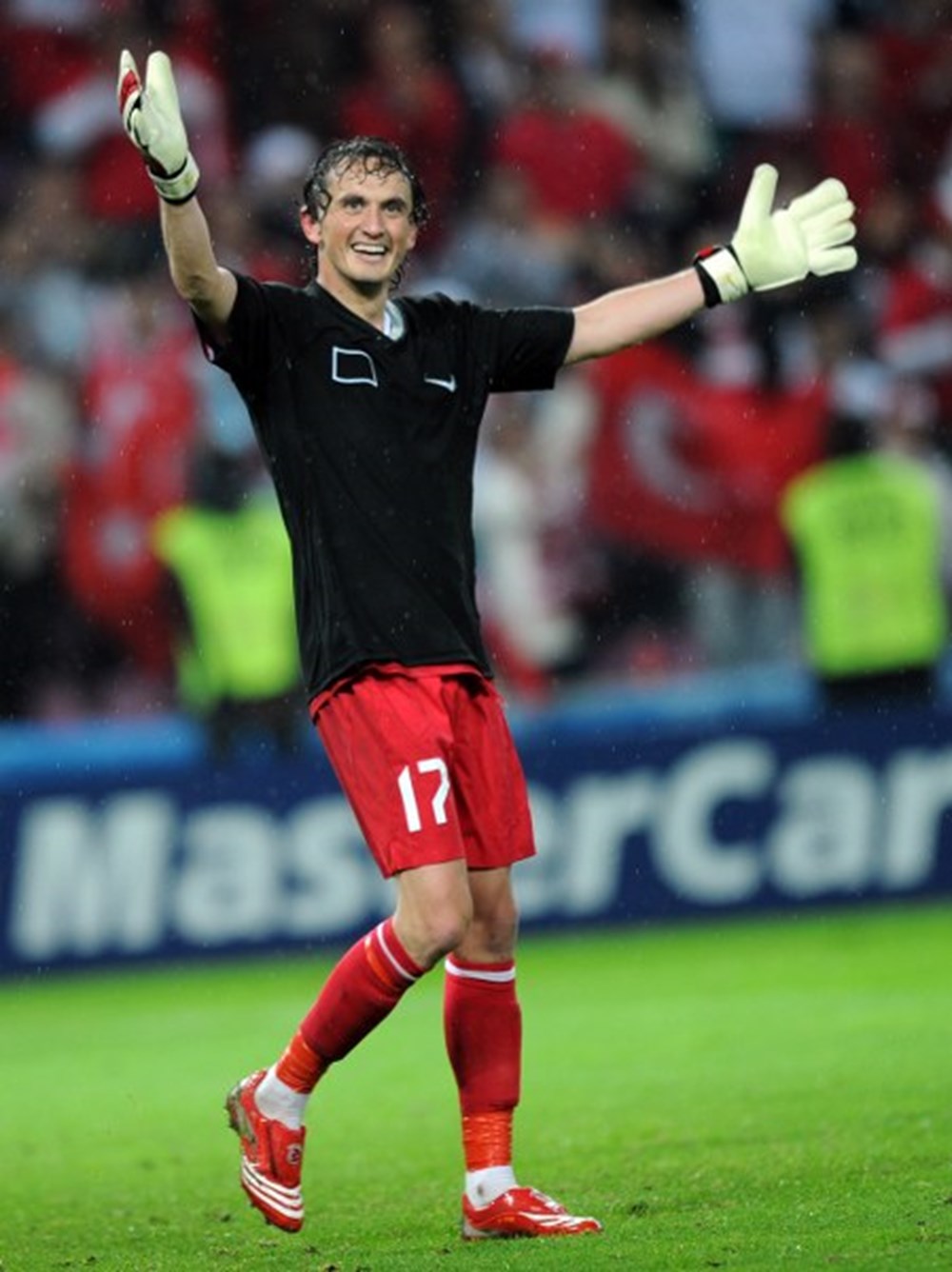 Türk Milli Takımında En Çok Forma Giyen 10 Futbolcu!