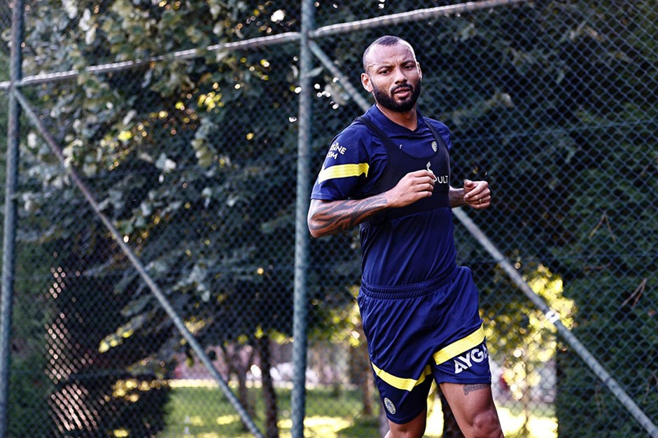 Fenerbahçe Liderlik İçin Sahaya Çıkıyor! Fenerbahçe Maçı Hangi Kanalda, Saat Kaçta?