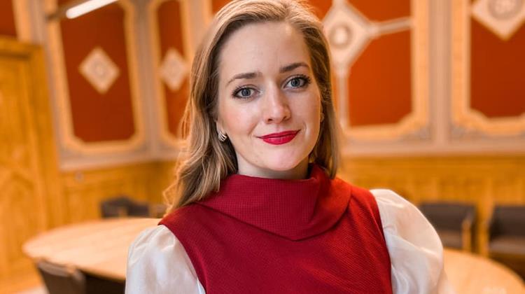 Norveç Adalet Bakanı Tatil Pozuyla Eleştirilerin Hedefi Oldu