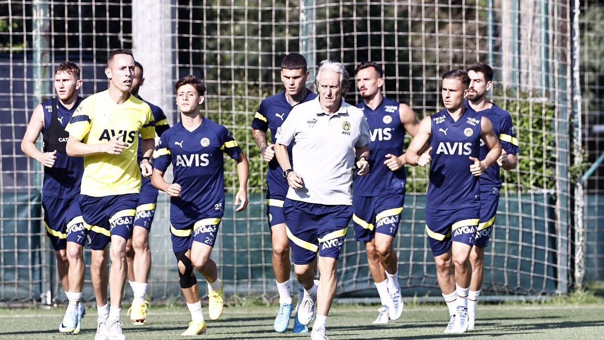 Fenerbahçe Hazırlıklarını Sürdürdü