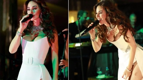 Defne Samyeli’den Sahnede Frikik!