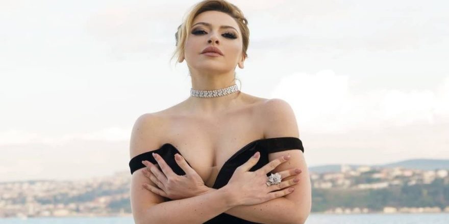 Hadise’nin Bacak Aksesuarı Yürek Hoplattı!