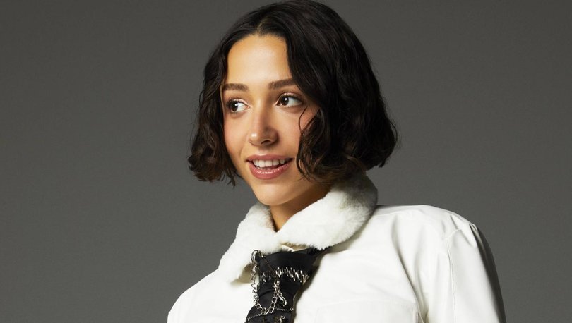 Zeynep Bastık Omurgasını Kırdı!