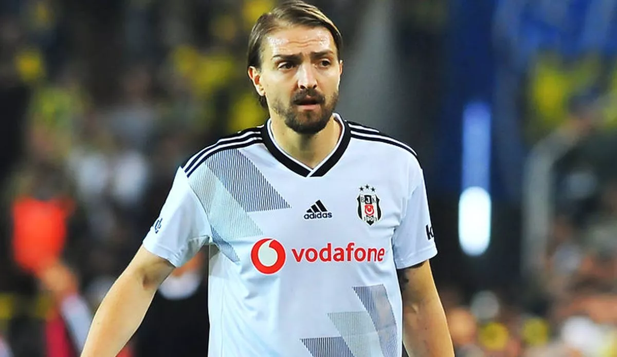 Beşiktaş Caner Erkin İle Görüşmelere Başladı