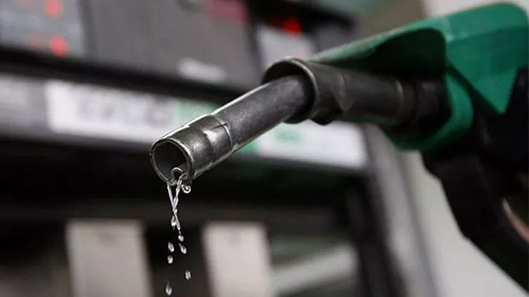 Benzinde İndirim Bekleniyor!