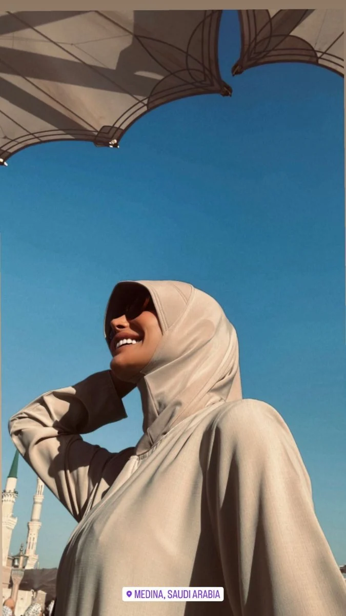 Emina Jahovic'ten Başörtülü Fotoğraf!