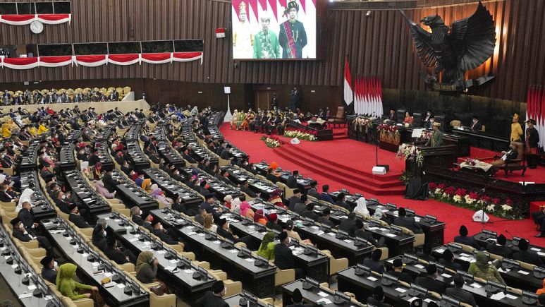 Endonezya’da Evlilik Dışı İlişki Suç Haline Geliyor