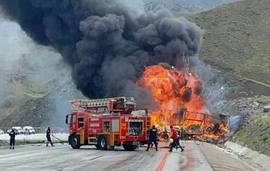 Erzincan’da TIR Kazası: 2 Ölü