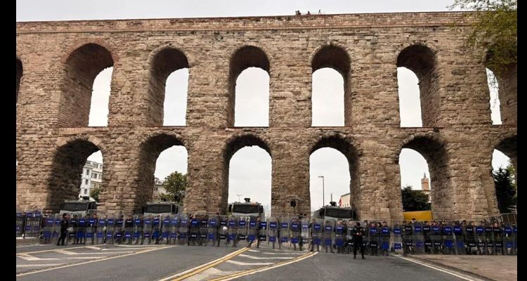 İstanbul'da 1 Mayıs Kutlamaları: Müdahaleler ve Gözaltılar Artıyor!