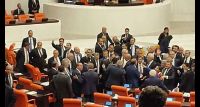 TBMM'de "Hırsız AKP" Kavgası: Adil Karaismailoğlu, DEM Partili Ali Bozan'a Yumruk Attı