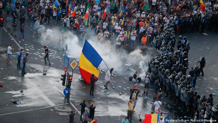 Romanya'da hükümete istifa çağrısı