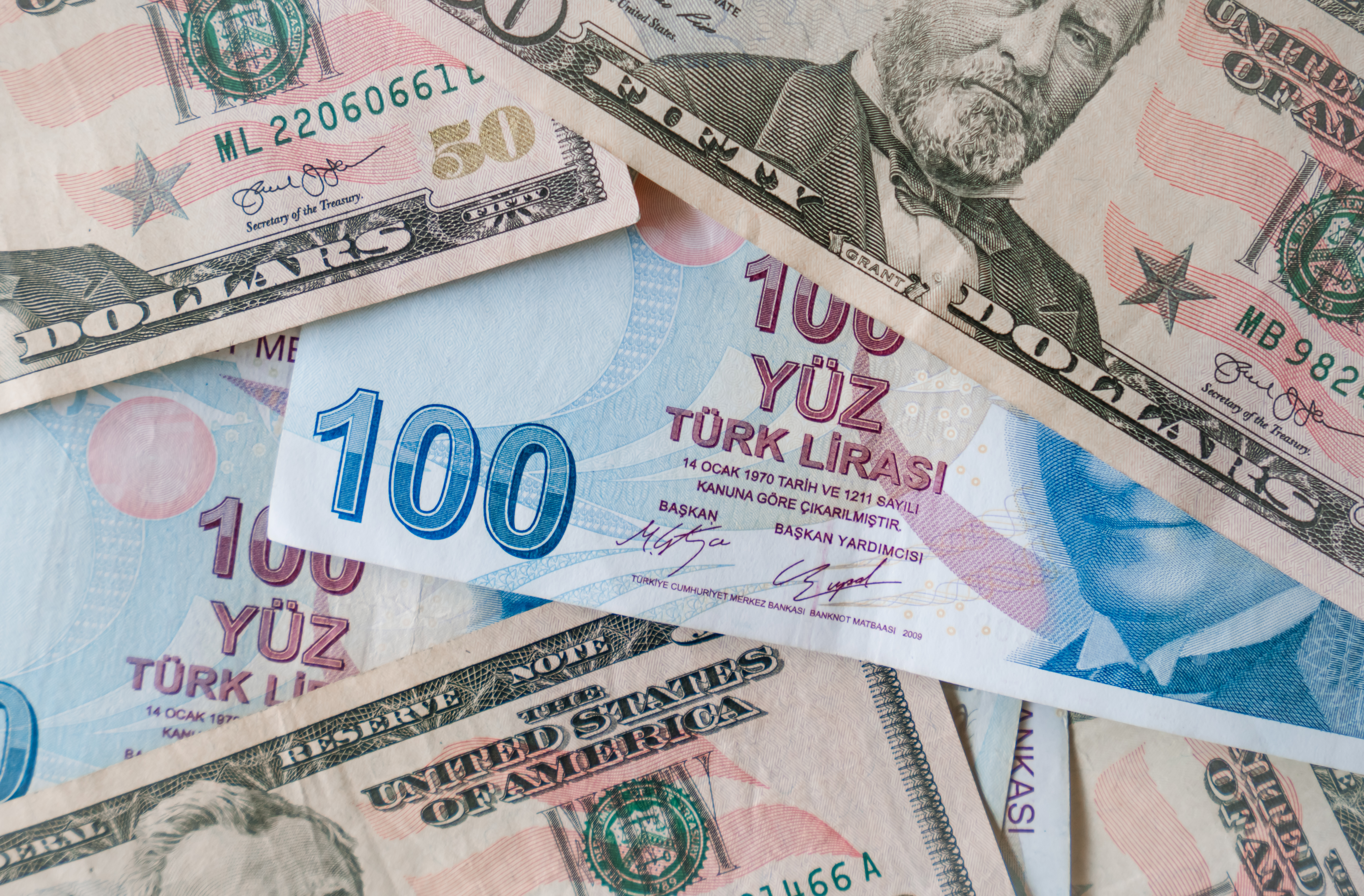 Ekonomi 2. çeyrek daralma beklentisi 2%. Türk Lirası 5,83'ten işlem görüyor.