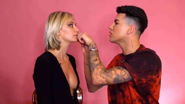 Didem'in Göğüs Dekoltesine Bakanlar Bir Daha Baktı!