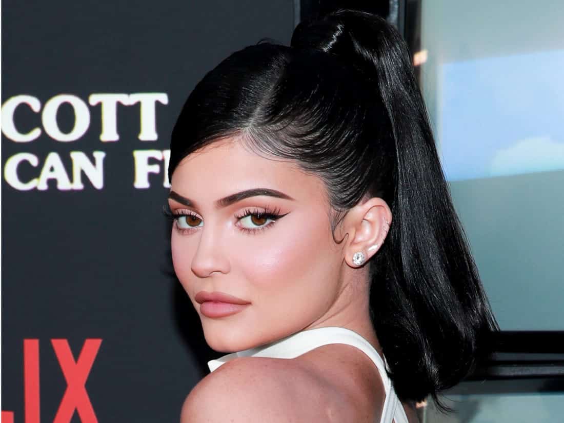 Kylie Jenner, Avustralya’daki Hayvanlara Üzülüp Kürklü Fotoğraf Paylaştı!