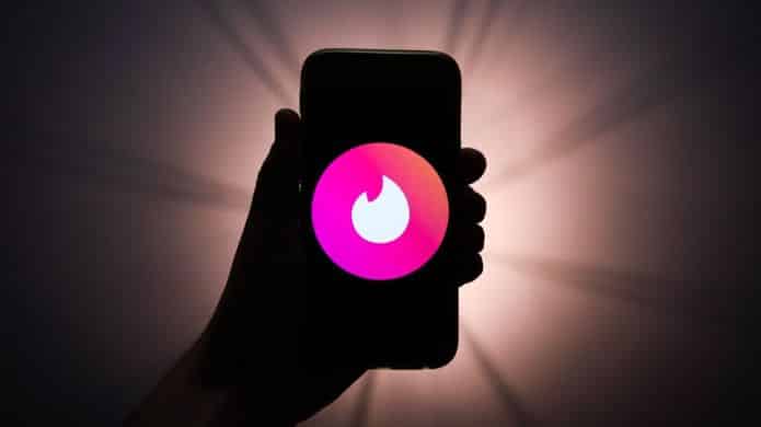 Tinder Uygulamasına Panik Butonu Özelliği