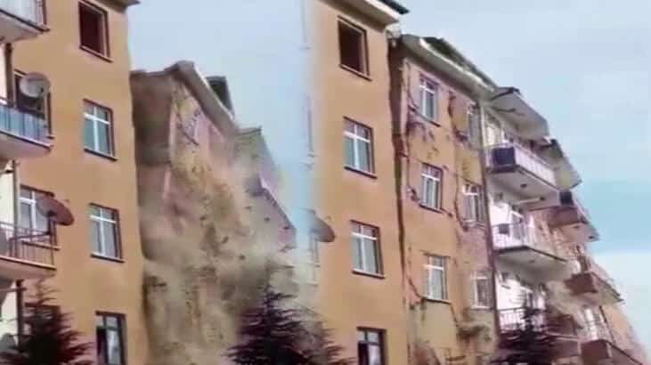 Elazığ Depreminden Sonra Hasarlı Bina Çöktü!