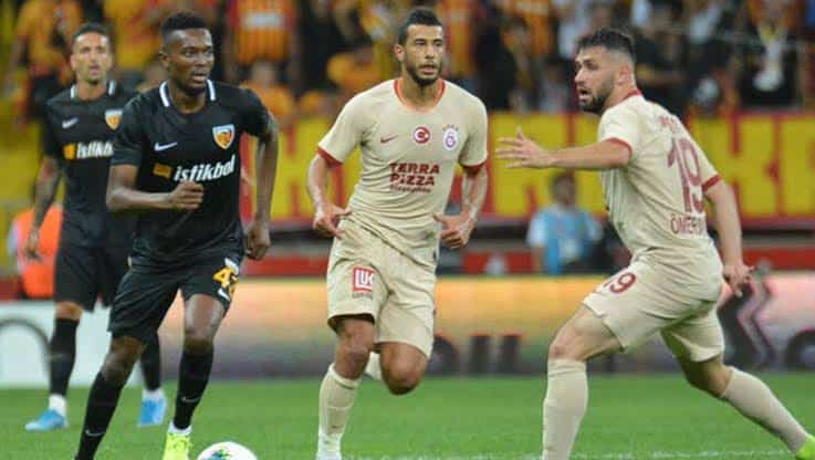 Galatasaray Evinde Kükredi!